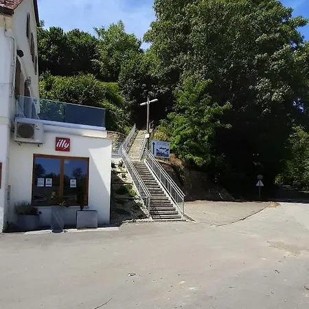 Apartma Na Hueti דירה רדנצי