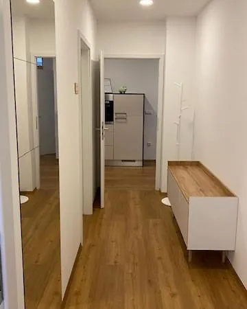 Apartma Na Hueti דירה *